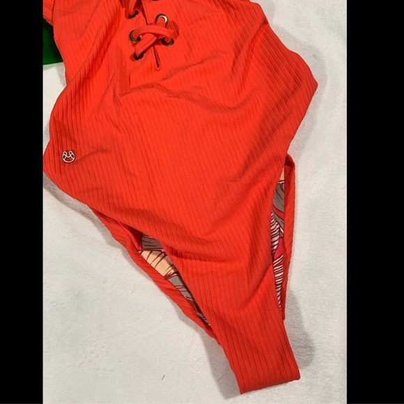 NEW MAAJI Cayenne Heavenly Reversible One-Piece Swimsuit [SZ Small ]‎ - Picture 5 of 8